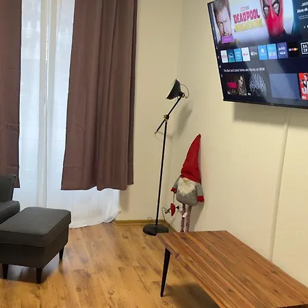 1 Bed Sleeps 5 Views *